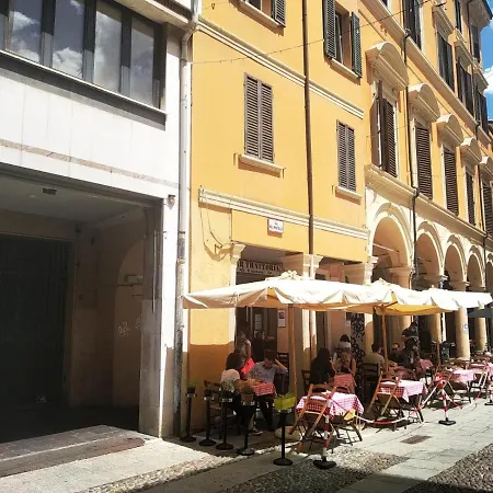 13- Tourist House Pratello - Self Check-in * Bologna