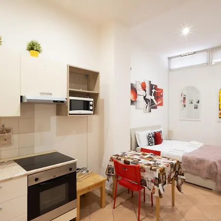 13- Tourist House Pratello - Self Check-in Bolonya